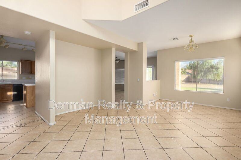 2237 S 63rd Ln - Photo 7 of 39