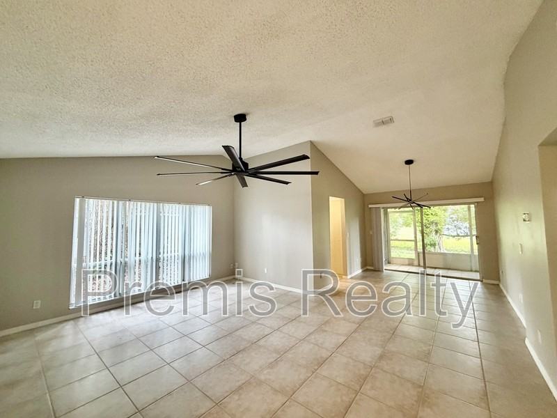 102 Steeplechase Ln - Photo 4 of 16