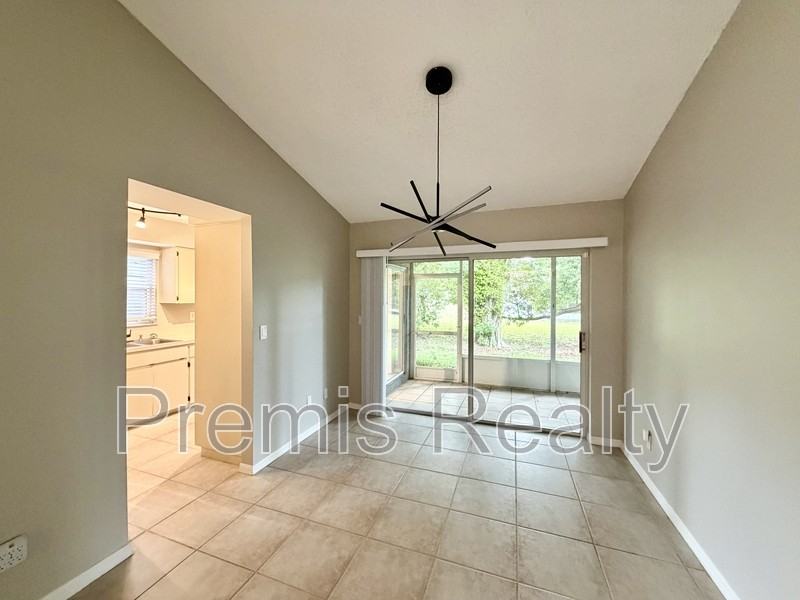 102 Steeplechase Ln - Photo 5 of 16
