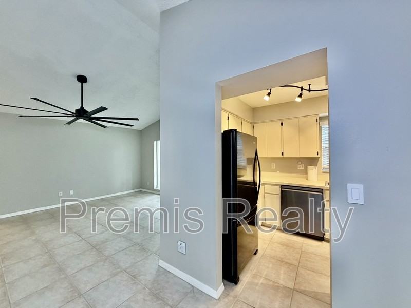 102 Steeplechase Ln - Photo 6 of 16