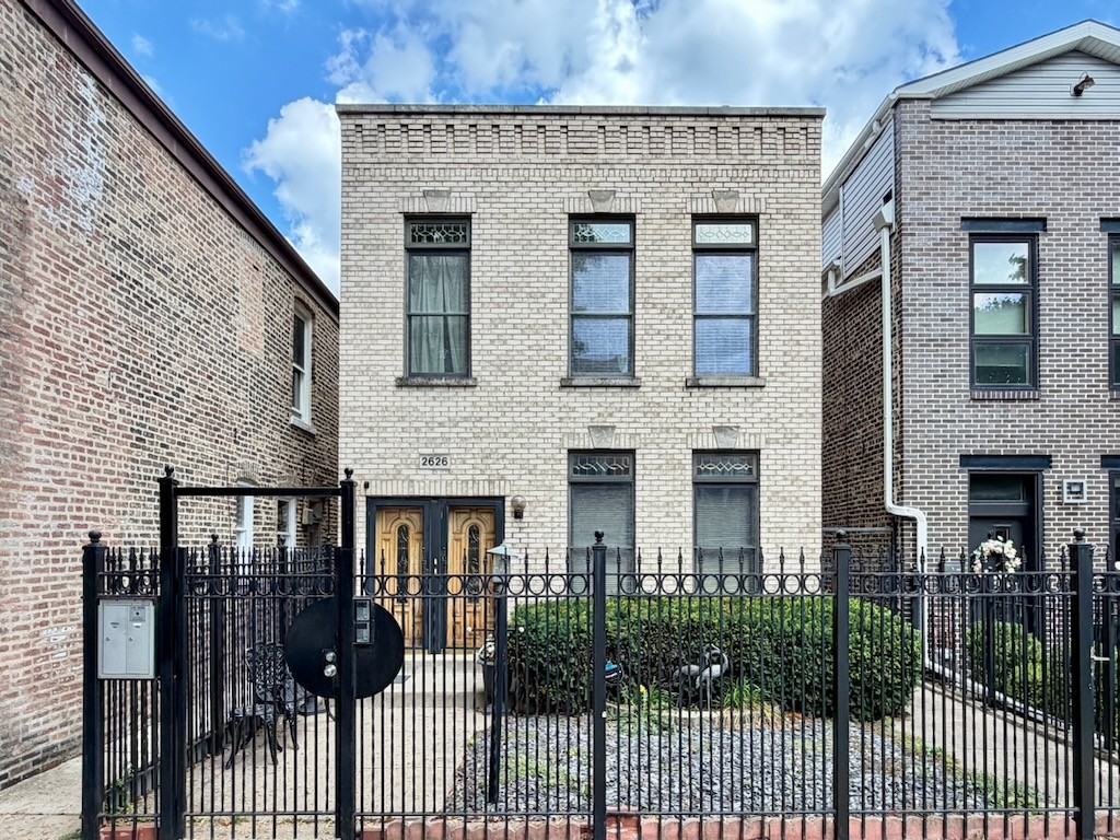 2626 W Superior St #2
