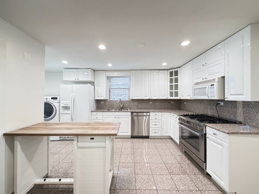 2626 W Superior St #2 - Photo 2 of 21