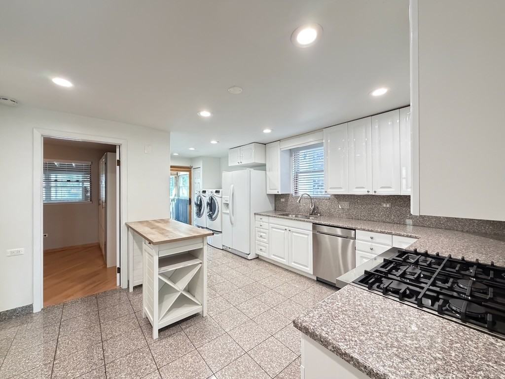2626 W Superior St #2 - Photo 4 of 21
