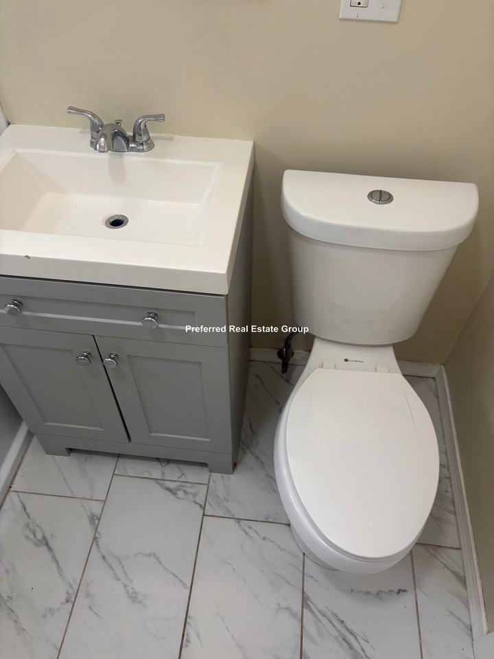 47 Selden St - Photo 7 of 17