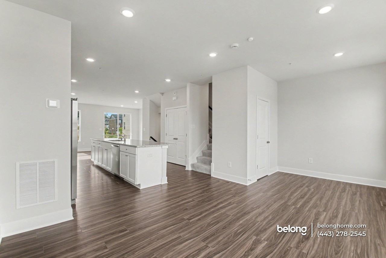 6876 Barrowfield Pl - Photo 6 of 26