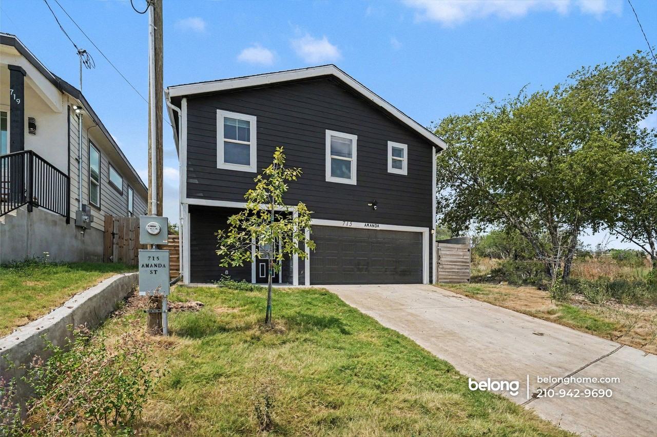 715 Amanda St - Photo 2 of 20