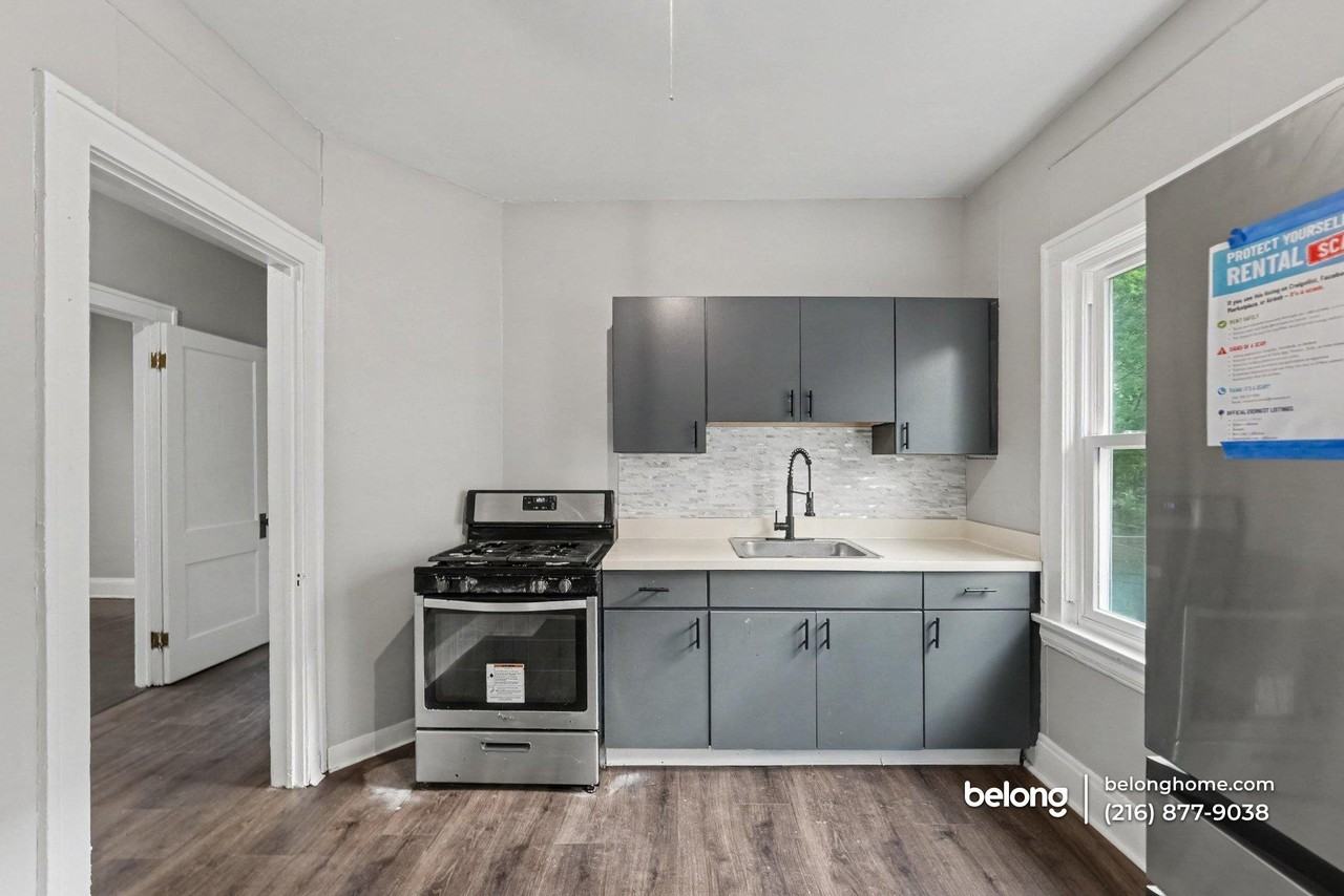 3413 Beechwood Ave - Photo 5 of 15