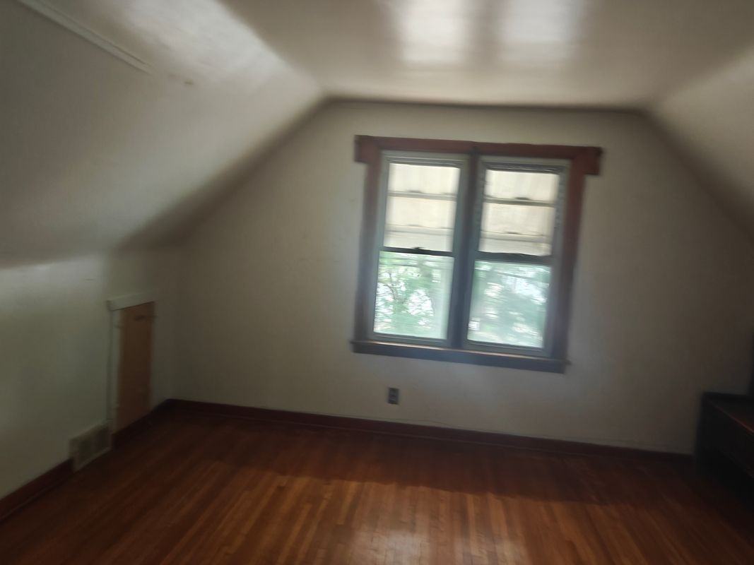 1302 Walden Ave ##2nd - Photo 2 of 6