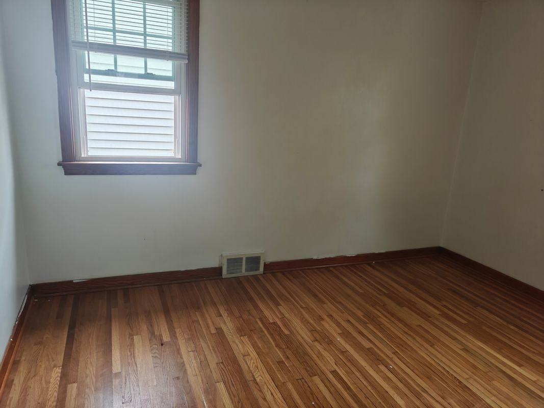 1302 Walden Ave ##2nd - Photo 5 of 6