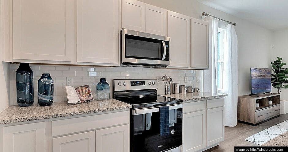 1720 Cambrelle Way - Photo 4 of 19