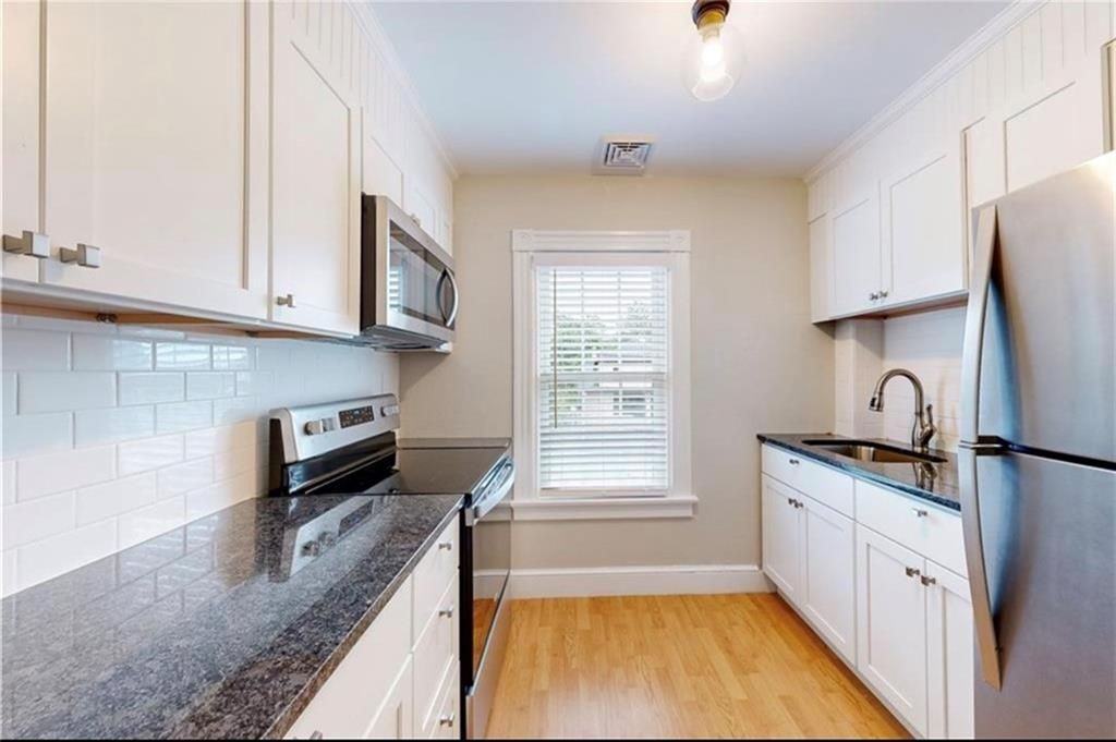 845 Main St - Photo 4 of 13