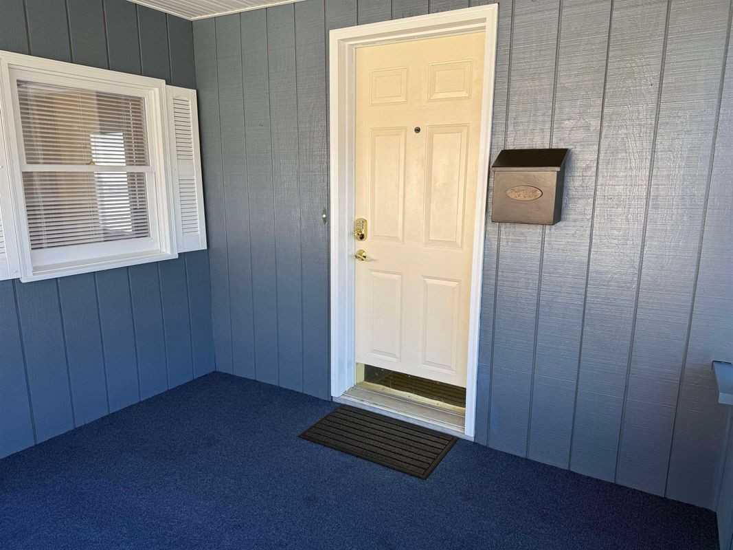 243 S Main St - Photo 3 of 20