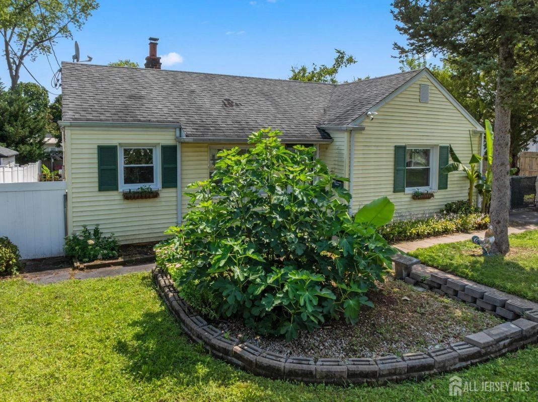 30 Runyon Ave - Photo 2 of 35