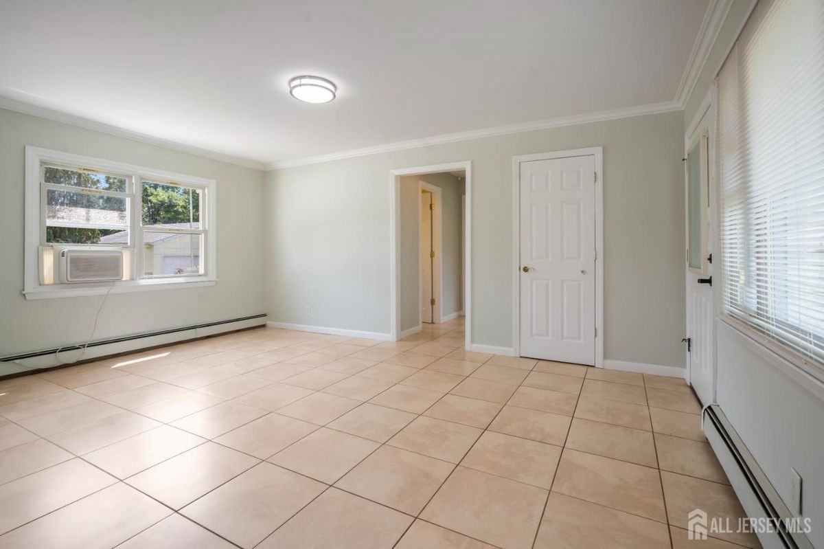 30 Runyon Ave - Photo 7 of 35