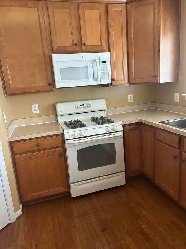 1940 Crepe Myrtle Ln - Photo 3 of 27