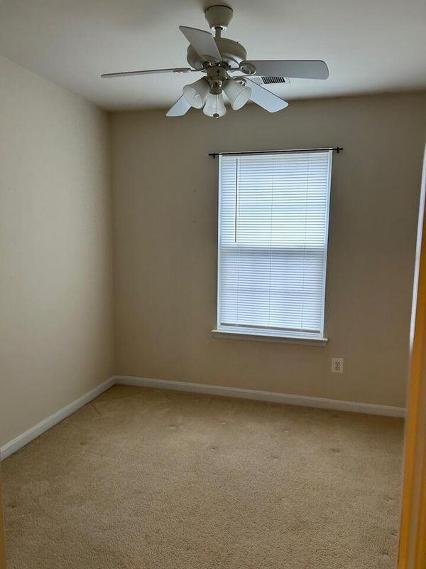 1940 Crepe Myrtle Ln - Photo 5 of 27