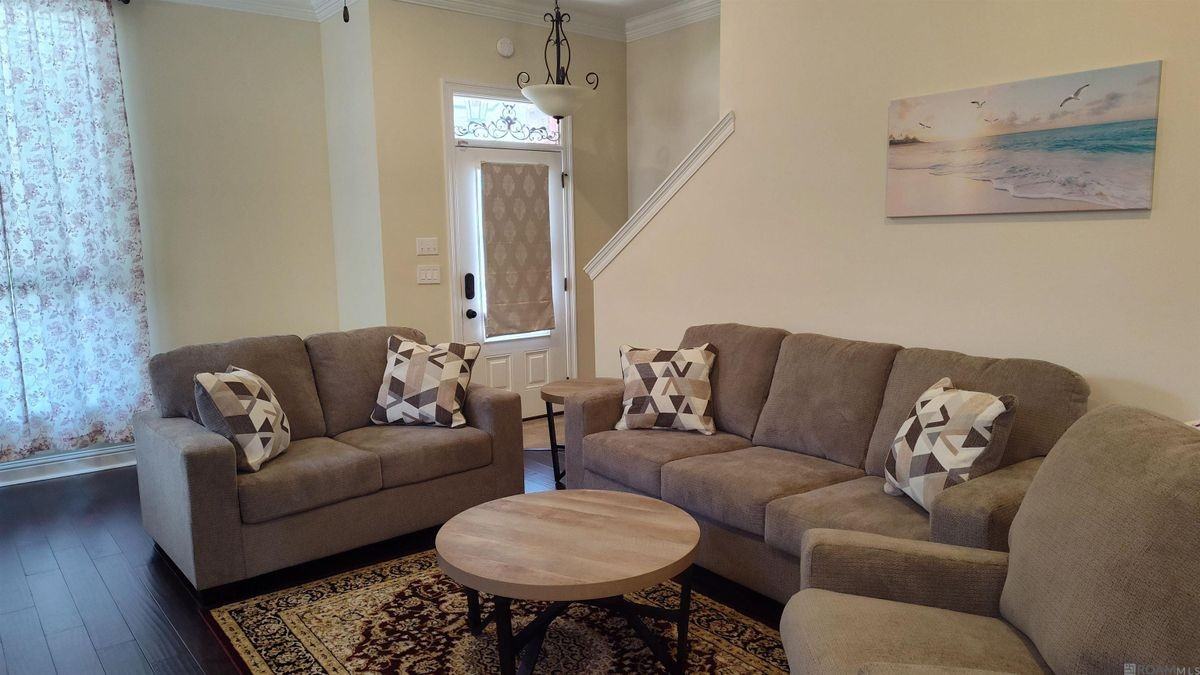 7023 Myrtle Bluff Dr - Photo 4 of 16