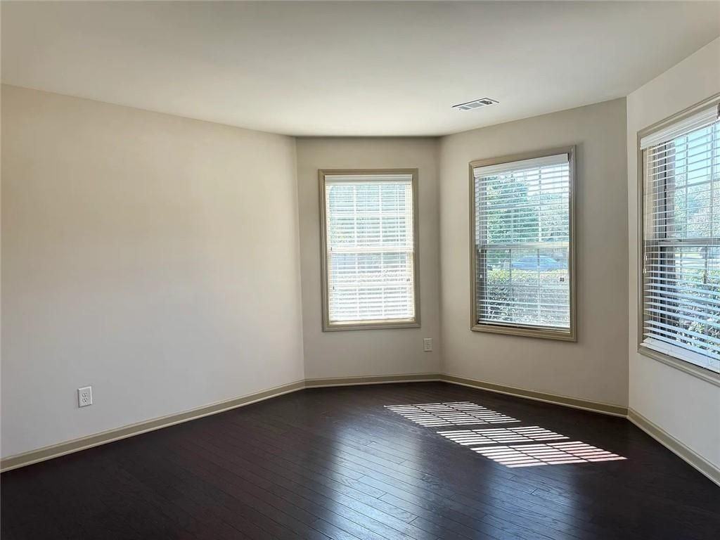3238 Sag Harbor Ct - Photo 6 of 29