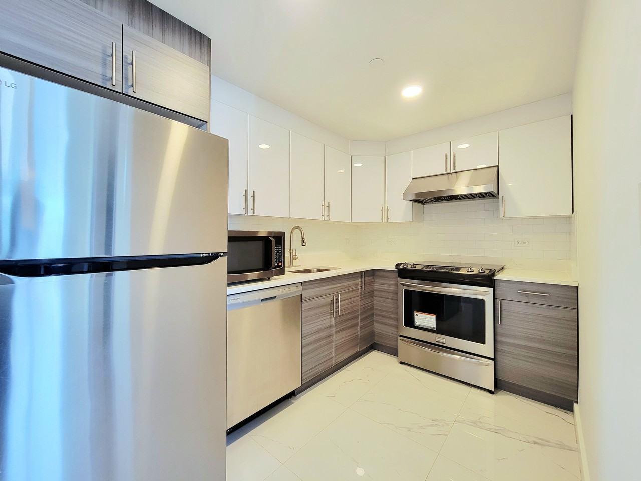 70-09 45th Avenue #4D - Photo 4 of 15