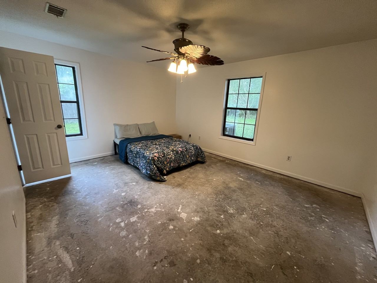 409 Hines Dr - Photo 4 of 9