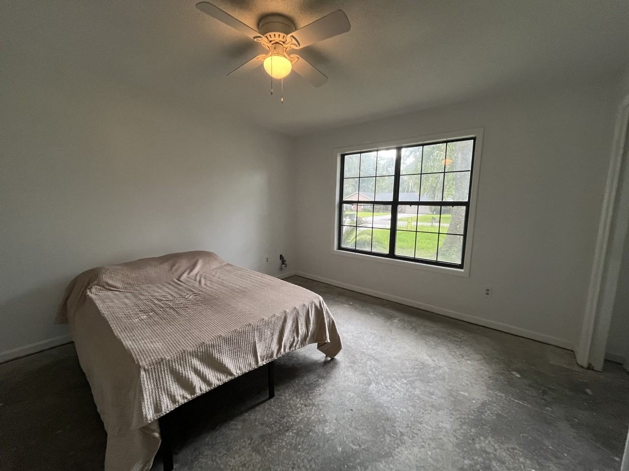409 Hines Dr - Photo 5 of 9