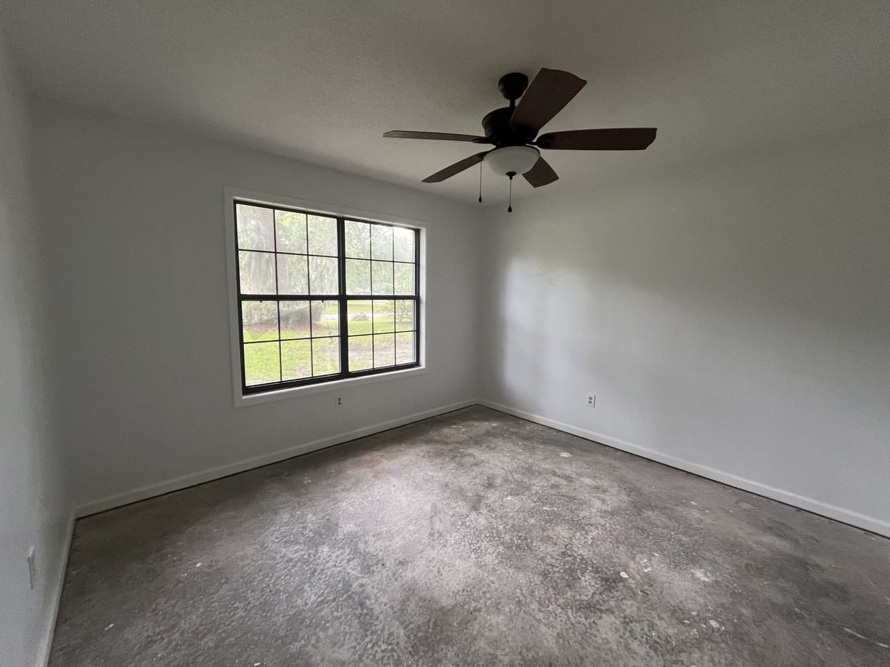 409 Hines Dr - Photo 6 of 9