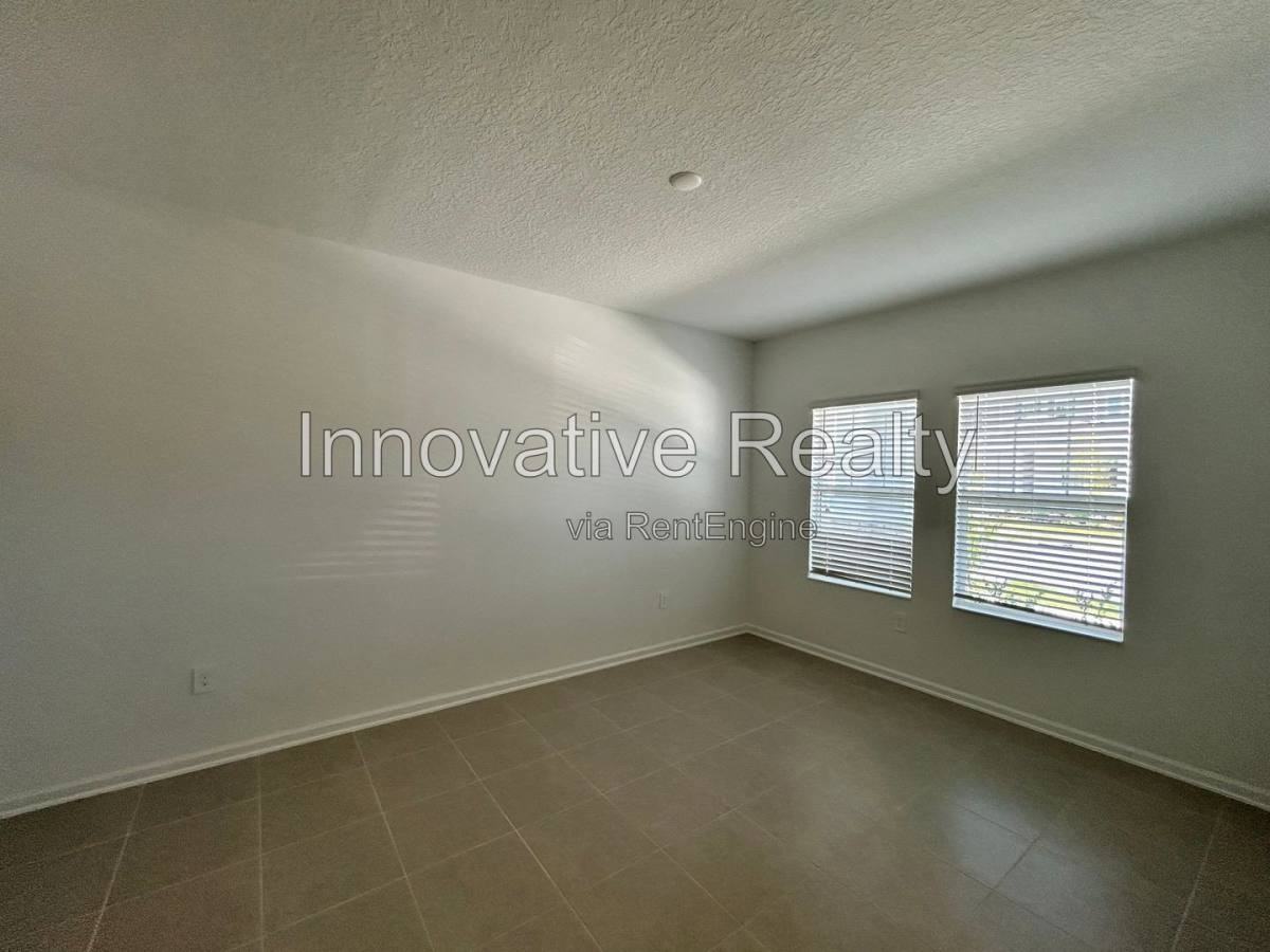 699 Peroni Ave - Photo 5 of 10