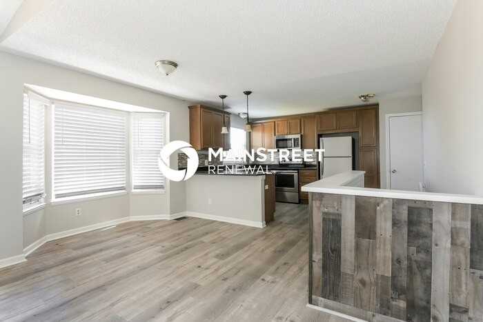 9845 Fairwood St - Photo 5 of 18
