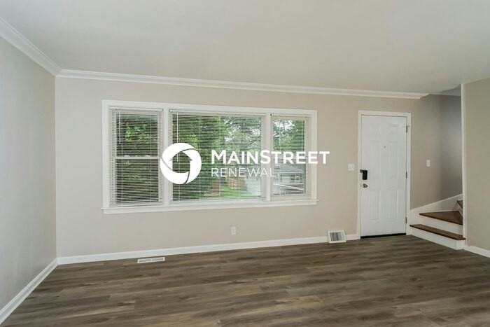 2606 Thomas Ave - Photo 2 of 17
