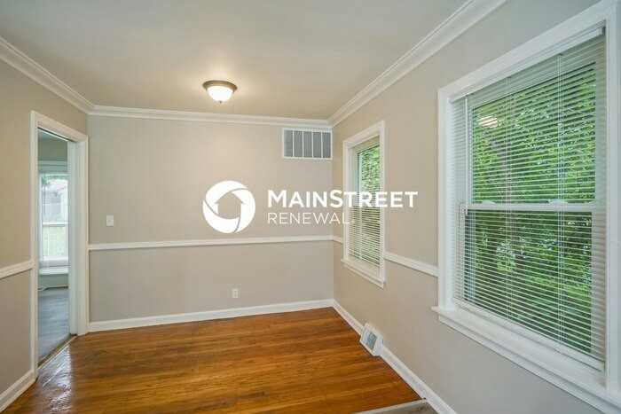 2606 Thomas Ave - Photo 3 of 17