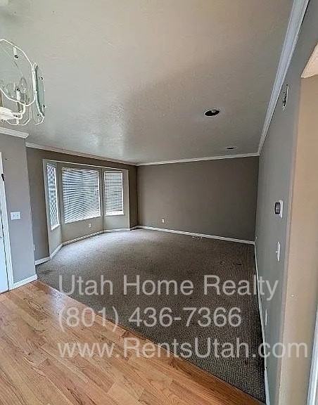 2058 California Ave - Photo 3 of 18