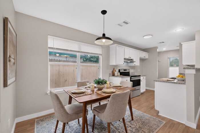 2318 Riddle Rd #B - Photo 4 of 32