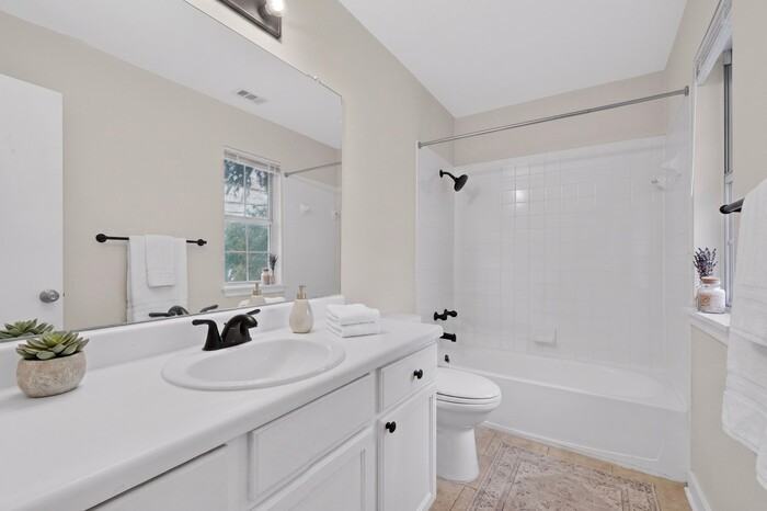 2318 Riddle Rd #B - Photo 7 of 32