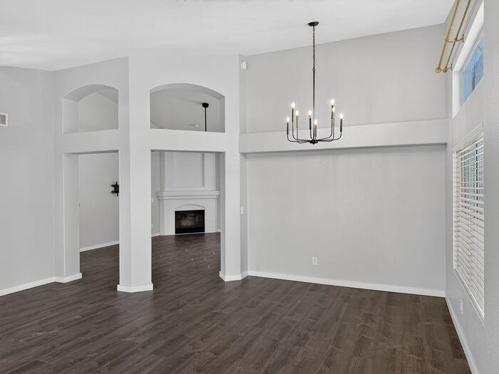3703 W Shannon St - Photo 5 of 50