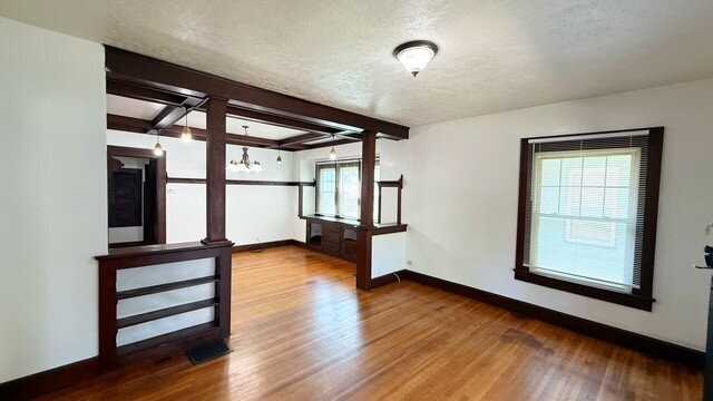 331 N Riley Ave - Photo 4 of 18