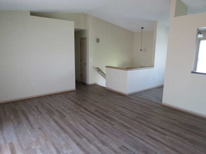 857 Radbourne Dr - Photo 2 of 20
