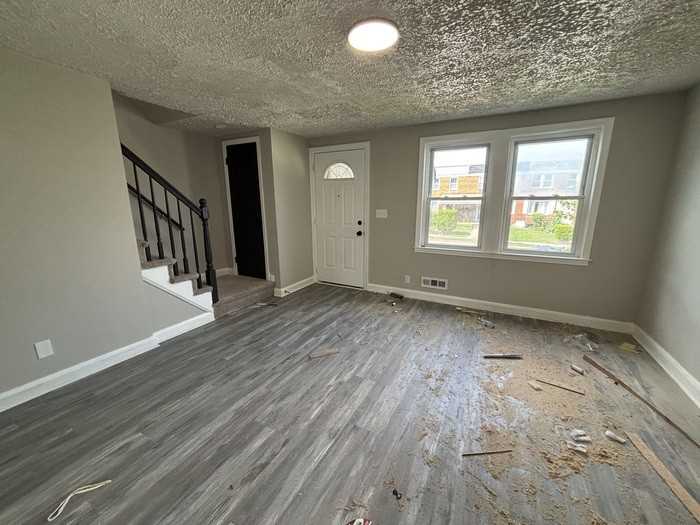 3799 Ravenwood Ave - Photo 3 of 21