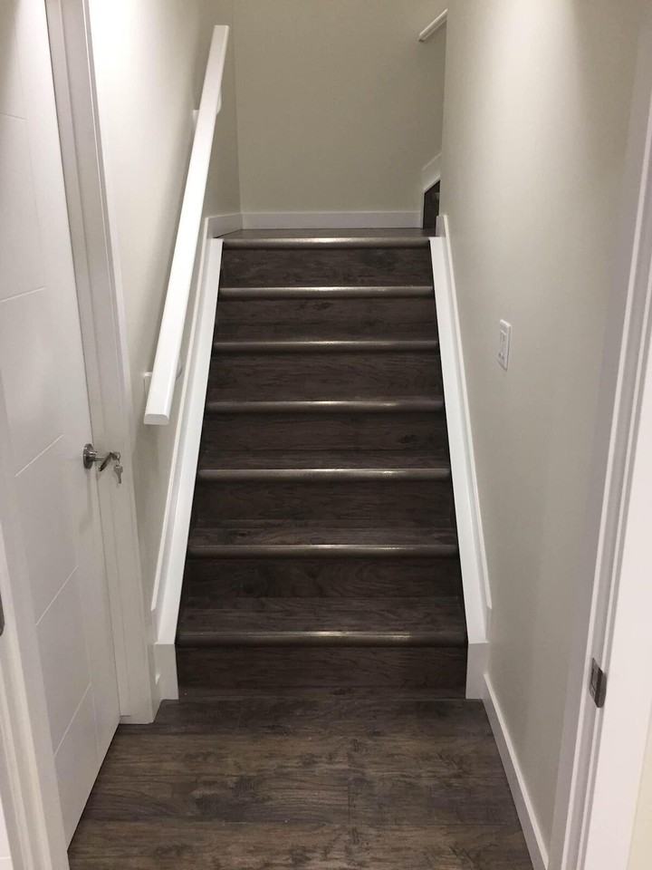 Collins Cres Sw - Photo 2 of 7
