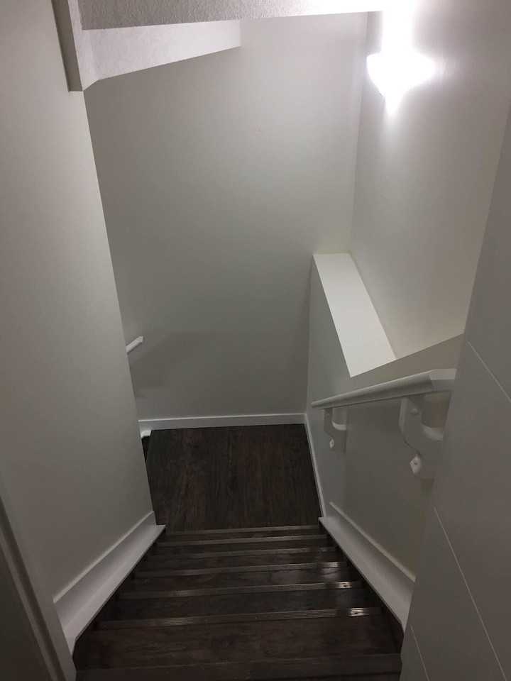 Collins Cres Sw - Photo 4 of 7