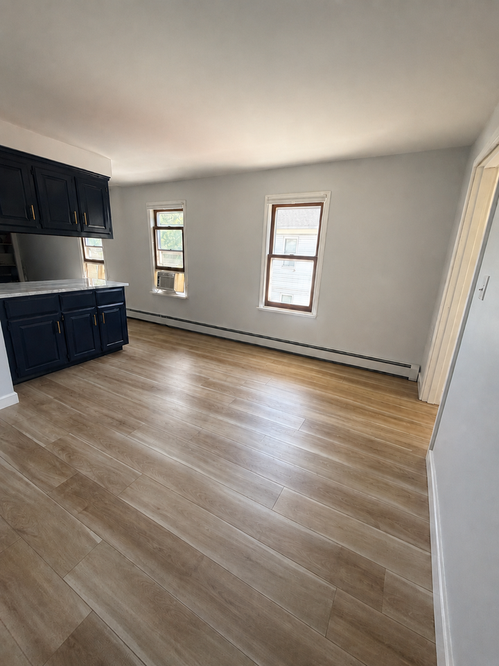 61 Bates Ave #61