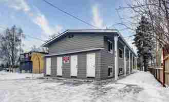 featured image of 818 E 10th Ave #3