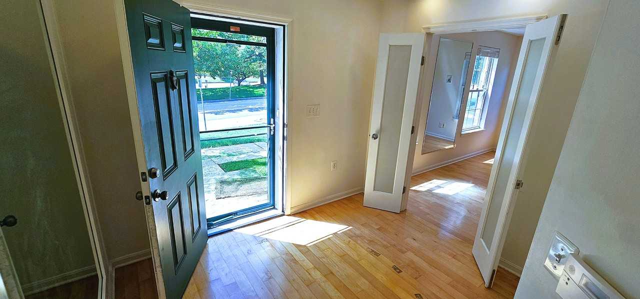 551 Ensemble Ct #551 - Photo 3 of 35