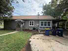 915 1st St W - Photo 1 of 1