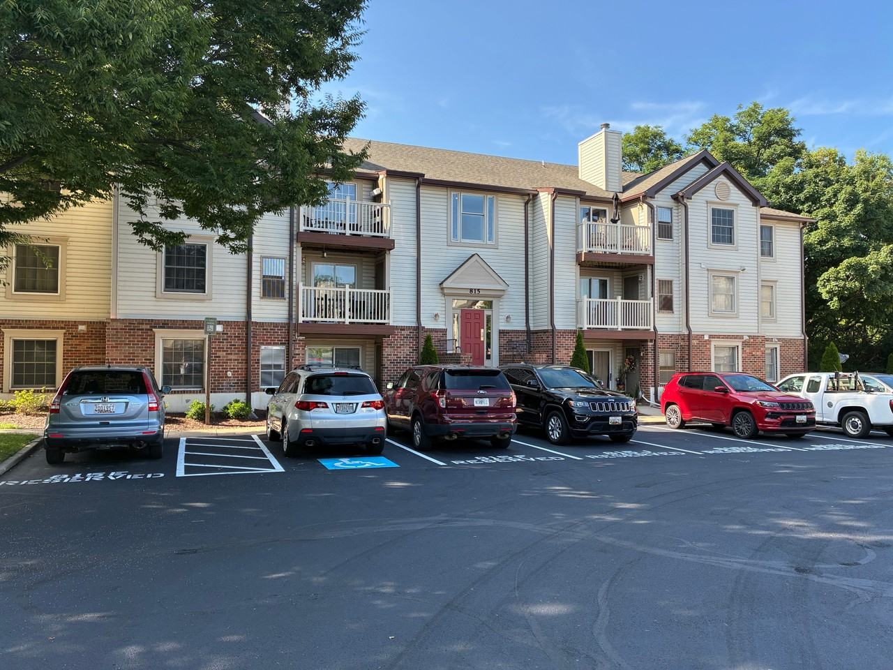 815 Stratford Way #M - Photo 4 of 17
