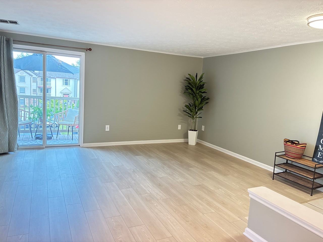 815 Stratford Way #M - Photo 5 of 17