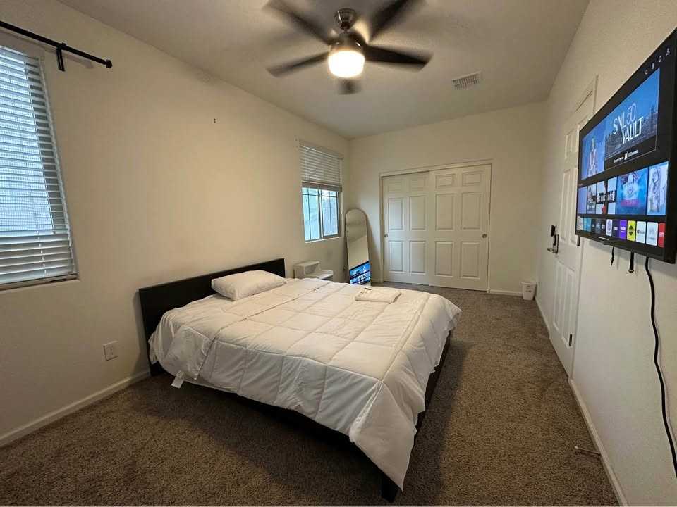 3851 E Balsam Dr - Photo 3 of 9