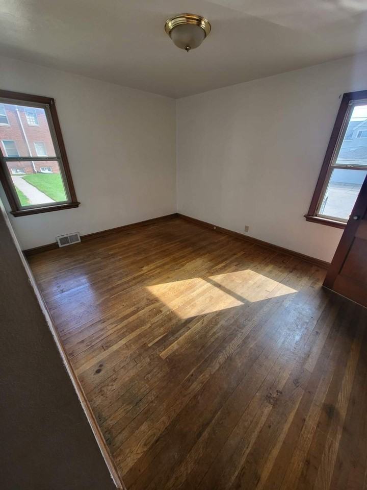 226 S 76th St #1 - Photo 2 of 12