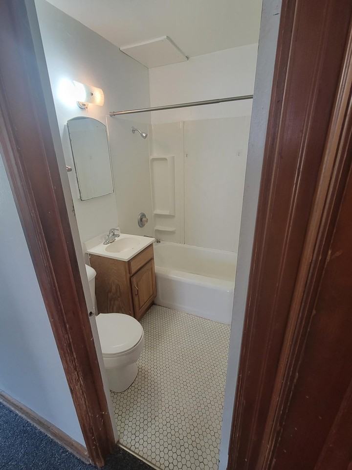 226 S 76th St #1 - Photo 3 of 12