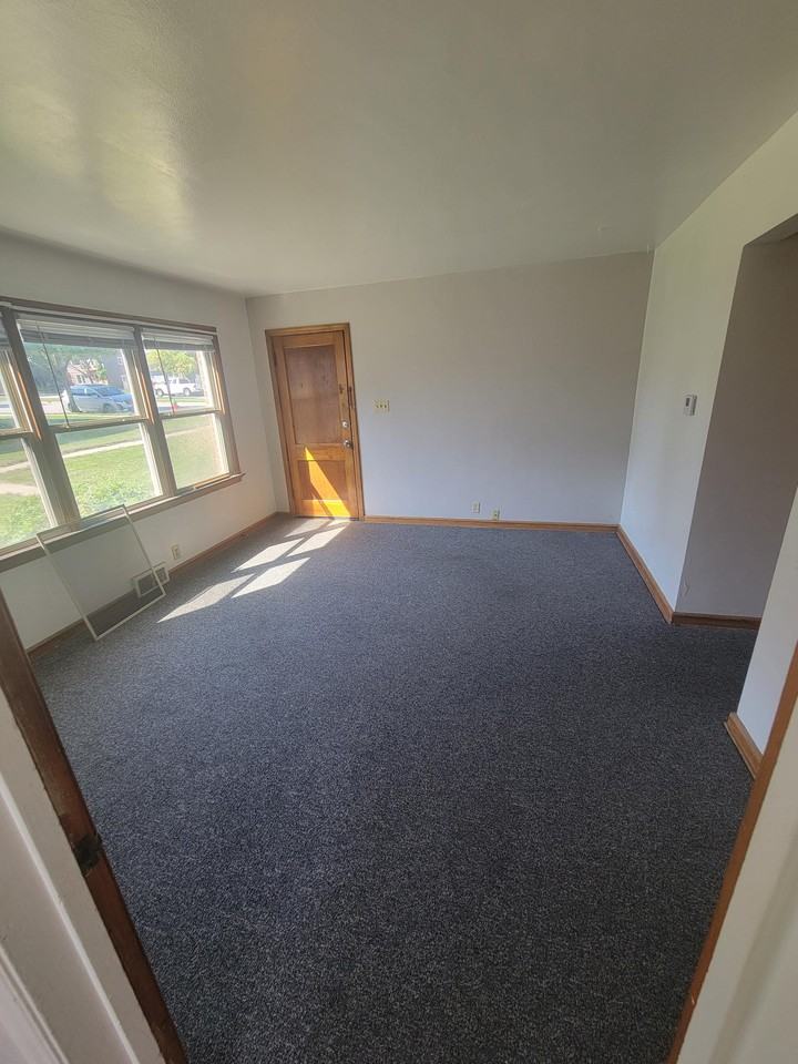 226 S 76th St #1 - Photo 6 of 12