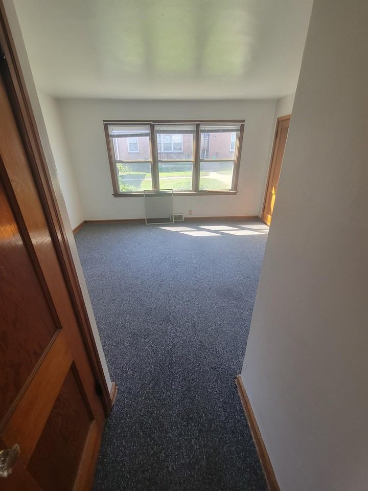 226 S 76th St #1 - Photo 7 of 12